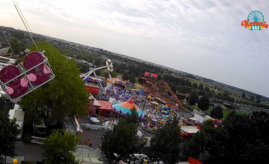 Op grote hoogte zweven boven de Osse Kermis